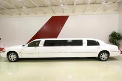 Stretch Limo - Lincoln Town Car