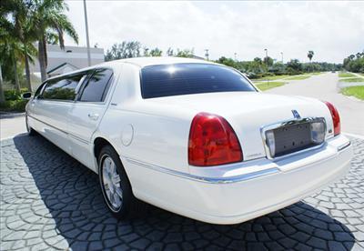 Stretch Limo - Lincoln Town Car