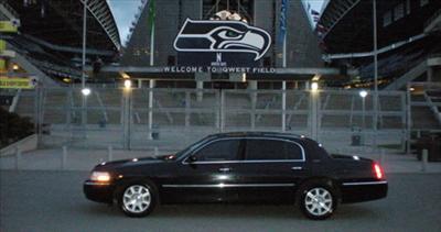 Sedan - Lincoln Town Car L