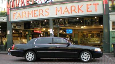 Sedan - Lincoln Town Car L