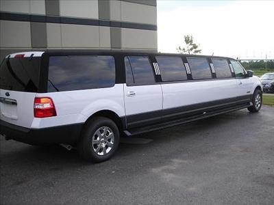Stretch SUV - Ford Expedition