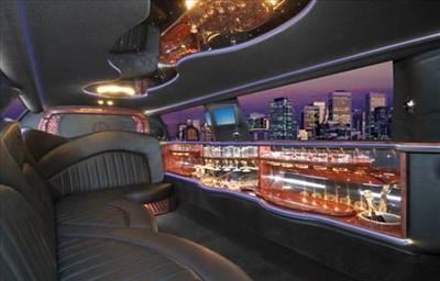 Stretch Limo - Lincoln Town Car