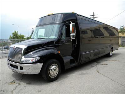 MotorCoach - Deluxe Motor Coach 