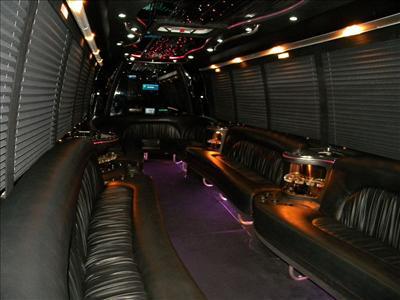 MotorCoach - Deluxe Motor Coach 