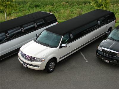 Stretch SUV - Lincoln Navigator