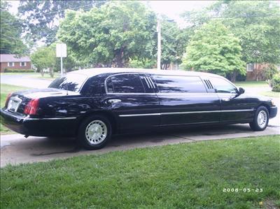 Stretch Limo - Lincoln Town Car