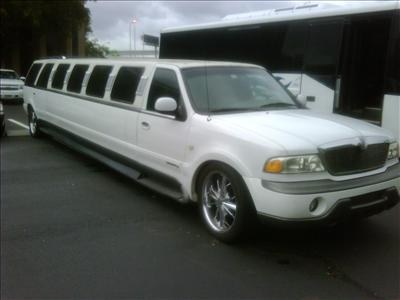 Stretch SUV - Lincoln Navigator