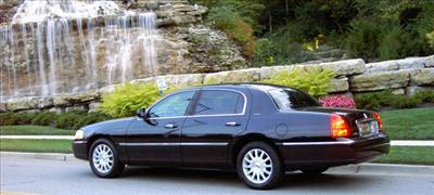Sedan - Lincoln Town Car