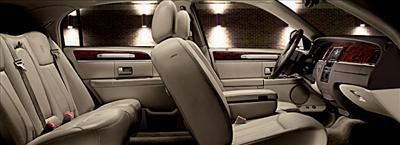 Sedan - Lincoln Town Car