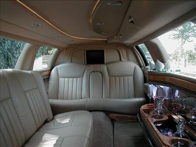 Stretch Limo - Lincoln Town Car