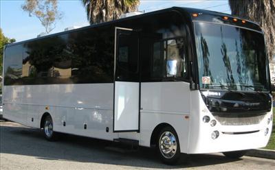 MotorCoach - Deluxe Motor Coach 