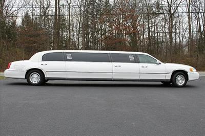 Stretch Limo - Lincoln Town Car