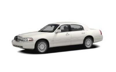 Sedan - Lincoln Town Car L