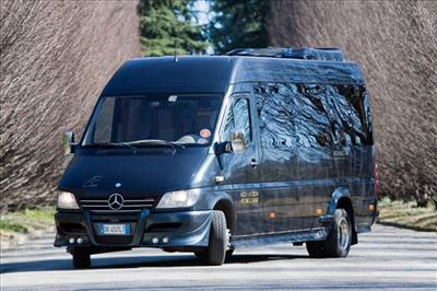 Mini-Bus - Limo / Party Style 