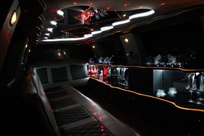 Stretch SUV - Lincoln Navigator