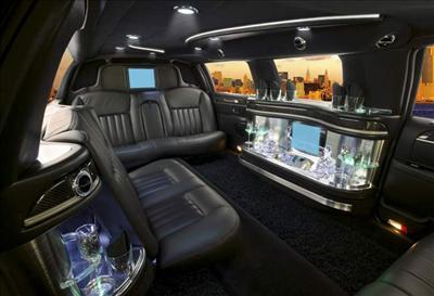 Stretch Limo - Lincoln Town Car
