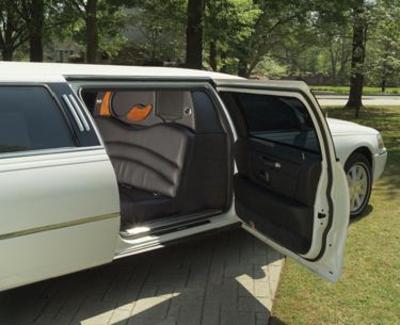 Stretch Limo - Lincoln Town Car