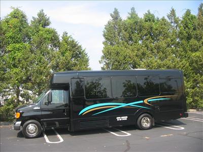Mini-Bus - Limo / Party Style 
