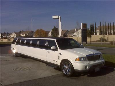 Stretch SUV - Lincoln Navigator