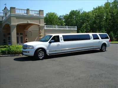 Stretch SUV - Lincoln Navigator