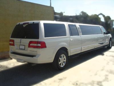 Stretch SUV - Lincoln Navigator