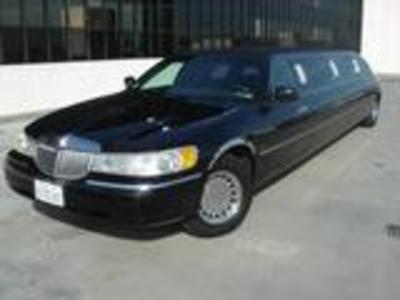 Stretch Limo - Lincoln Town Car
