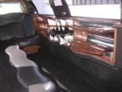 Stretch Limo - Lincoln Town Car