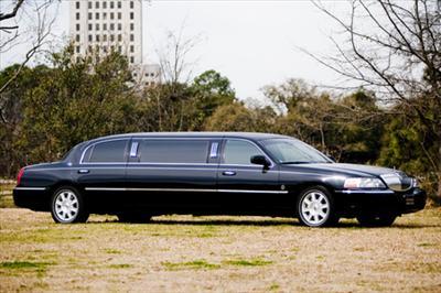Stretch Limo - Lincoln Town Car