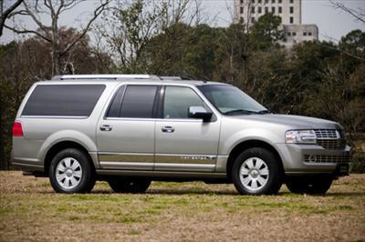 SUV - Lincoln Navigator