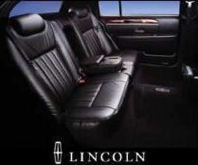 Sedan - Lincoln Town Car