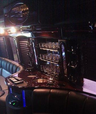 Mini-Bus - Limo / Party Style 