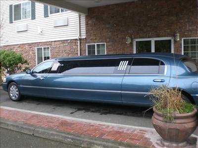 Stretch Limo - Lincoln Town Car