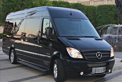 Mini-Bus - Limo / Party Style 