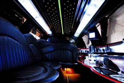 Stretch Limo - Lincoln Town Car