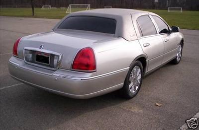 Sedan - Lincoln Town Car