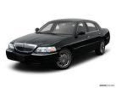 Sedan - Lincoln Town Car L