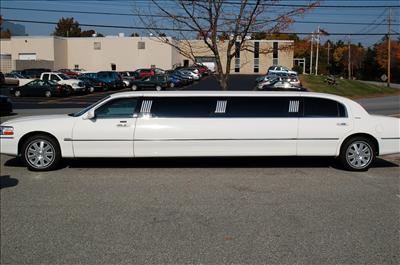 Stretch Limo - Lincoln Town Car