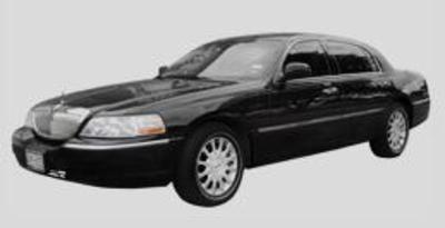 Sedan - Lincoln Town Car