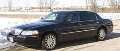 Sedan - Lincoln Town Car