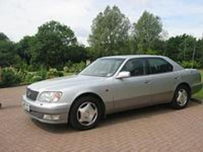 Sedan - Lincoln Town Car