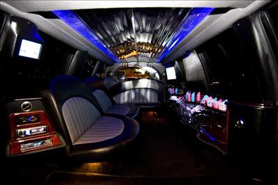 Stretch SUV - Lincoln Navigator
