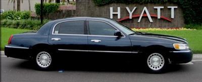 Sedan - Lincoln Town Car