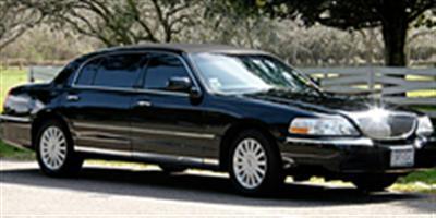 Sedan - Lincoln Town Car L