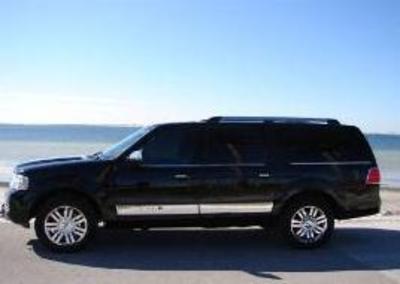 SUV - Lincoln Navigator