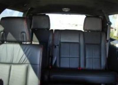 SUV - Lincoln Navigator