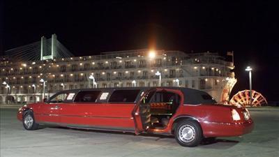 Stretch Limo - Lincoln Town Car