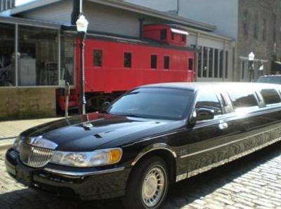 Stretch Limo - Lincoln Town Car
