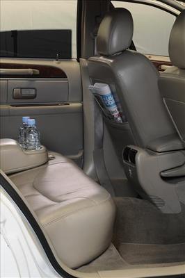 Sedan - Lincoln Town Car L