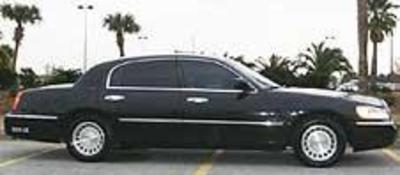 Sedan - Lincoln Town Car