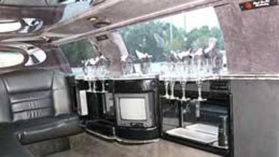 Stretch Limo - Lincoln Town Car